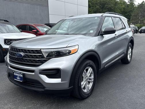 Silver Metallic 2023 Ford Explorer XLT