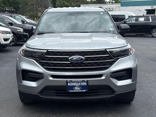 Silver Metallic 2023 Ford Explorer XLT