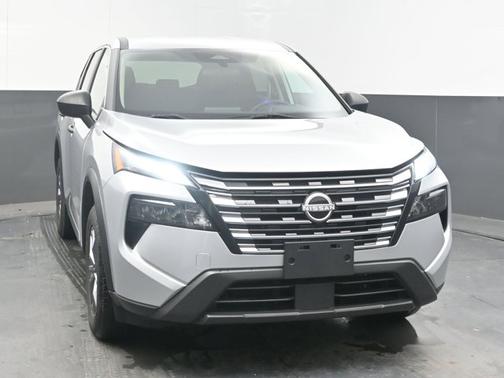 Brilliant Silver Metallic 2024 Nissan Rogue S