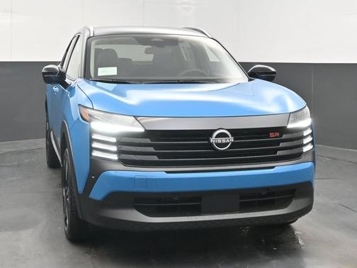 2t Ice Blk Roof 2025 Nissan Kicks SR