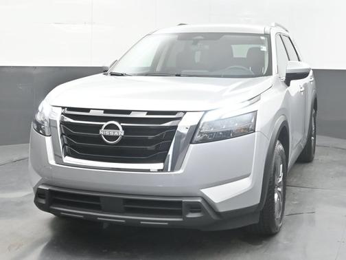 Brilliant Silver Metallic 2025 Nissan Pathfinder SV
