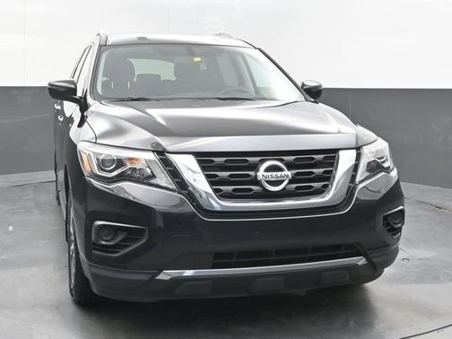2020 Nissan Pathfinder S
