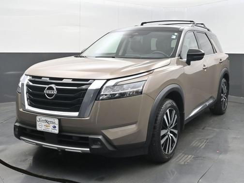 2023 Nissan Pathfinder Platinum