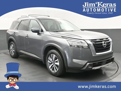 2024 Nissan Pathfinder SL