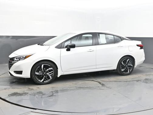 Aspen White 2025 Nissan Versa 1.6 SR