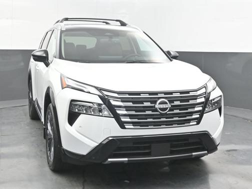 White / Black 2025 Nissan Rogue Platinum