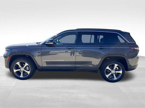 Baltic Gray Metallic Clearcoat 2025 Jeep Grand Cherokee Limited