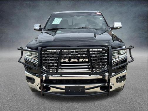 Diamond Black Crystal Pearlcoat 2022 RAM 1500 Longhorn