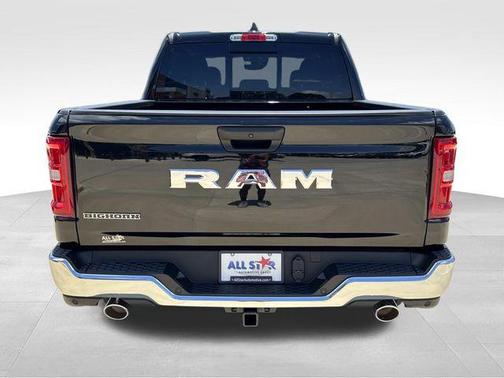 Diamond Black Crystal Pearlcoat 2026 RAM 1500 Big Horn/Lone Star
