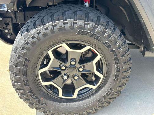 Granite Crystal Metallic Clearcoat 2021 Jeep Gladiator Rubicon