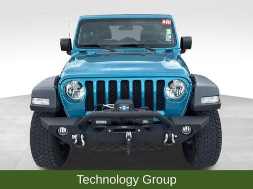 Bikini Pearlcoat 2020 Jeep Wrangler Sport S