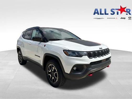 Bright White Clearcoat 2025 Jeep Compass Trailhawk