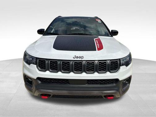 Bright White Clearcoat 2025 Jeep Compass Trailhawk