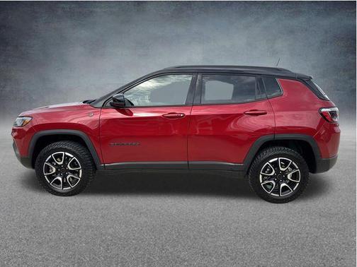 Red Hot Pearlcoat 2025 Jeep Compass Trailhawk