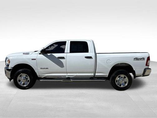 2021 RAM 2500 Tradesman Crew Cab 4x4 6'4' Box