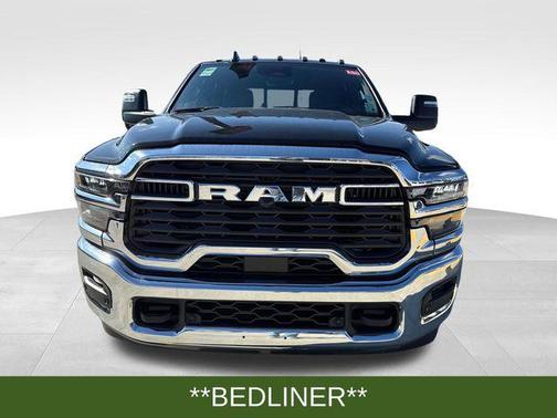 2025 RAM 2500 Tradesman Crew Cab 4x4 6'4' Box