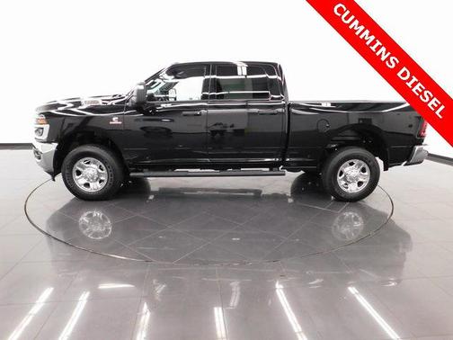 2025 RAM 2500 Tradesman Crew Cab 4x4 6'4' Box