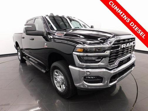 2025 RAM 2500 Tradesman Crew Cab 4x4 6'4' Box