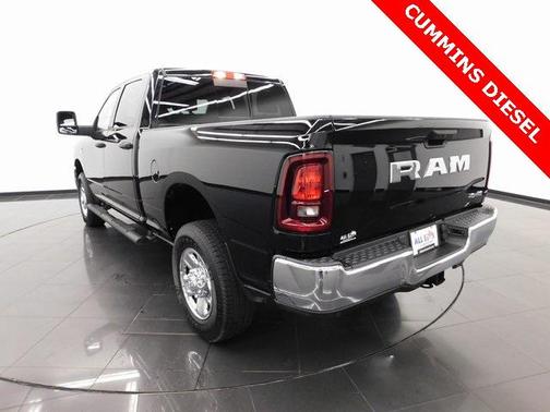 2025 RAM 2500 Tradesman Crew Cab 4x4 6'4' Box