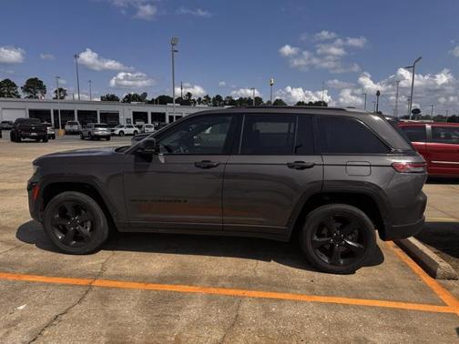 2024 Jeep Grand Cherokee Altitude