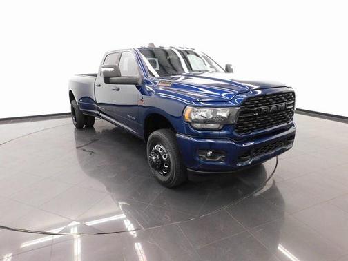 2024 RAM 3500 Big Horn Crew Cab 4x4 8' Box