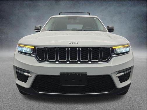 Bright White Clearcoat 2023 Jeep Grand Cherokee Limited