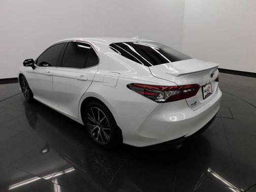 2023 Toyota Camry Hybrid XLE