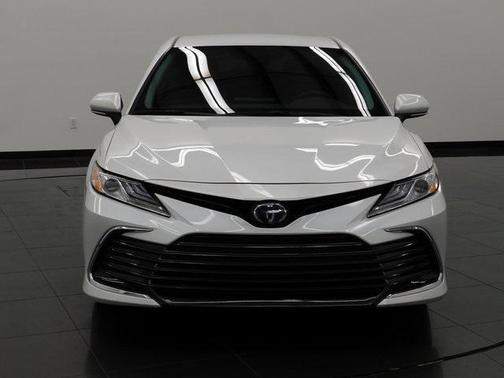 2023 Toyota Camry Hybrid XLE