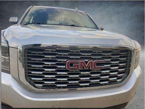 Quicksilver Metallic 2018 GMC Yukon Denali
