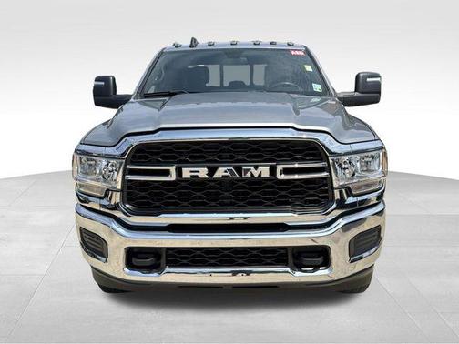Billet Silver Metallic Clearcoat 2024 RAM 2500 Tradesman Crew Cab 4x4 6'4' Box