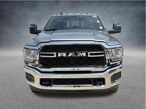 Billet Silver Metallic Clearcoat 2024 RAM 2500 Tradesman Crew Cab 4x4 6'4' Box
