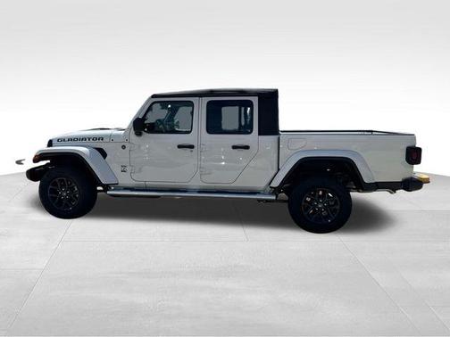 Bright White Clearcoat 2026 Jeep Gladiator 85th Anniversary Edition