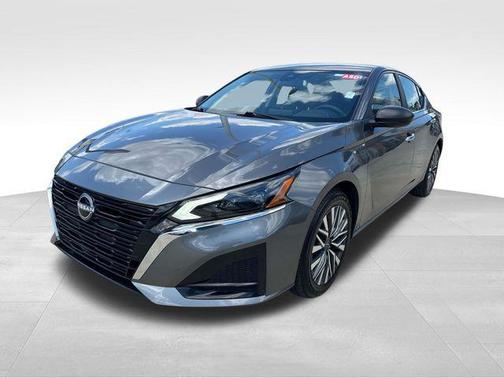 Gun Metallic 2025 Nissan Altima 2.5 SV