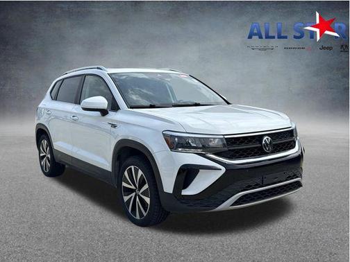 White 2023 Volkswagen Taos 1.5T SE