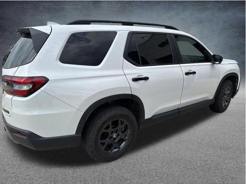 Platinum White Pearl 2025 Honda Pilot TrailSport