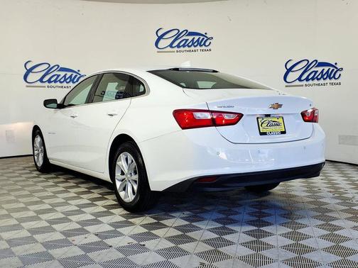 White 2025 Chevrolet Malibu FWD 1LT