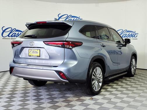 2024 Toyota Highlander Platinum