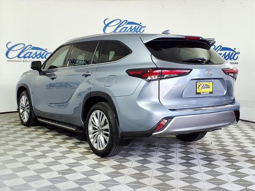 2024 Toyota Highlander Platinum