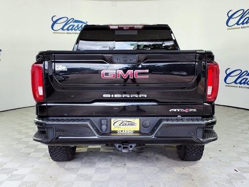 Black 2022 GMC Sierra 1500 AT4X
