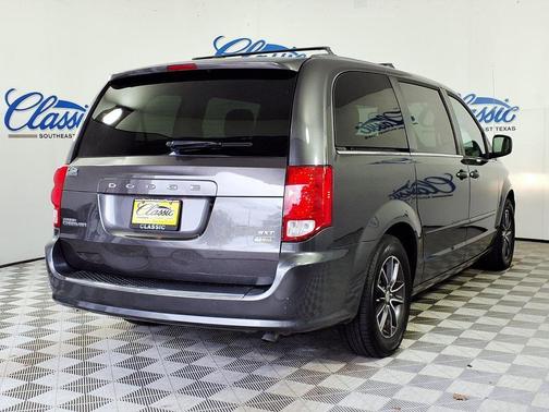 Gray 2017 Dodge Grand Caravan SXT