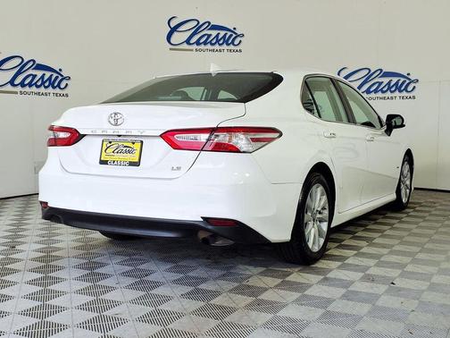 White 2019 Toyota Camry LE