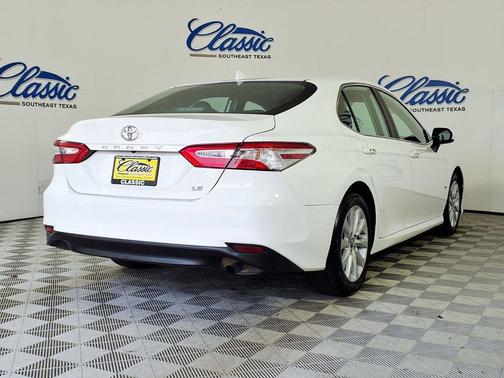 White 2019 Toyota Camry LE