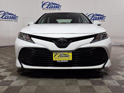 White 2019 Toyota Camry LE