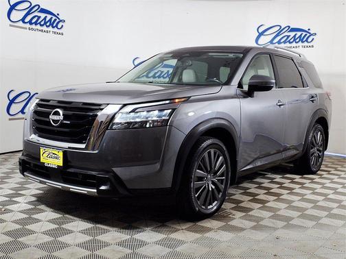 2022 Nissan Pathfinder SL 2WD