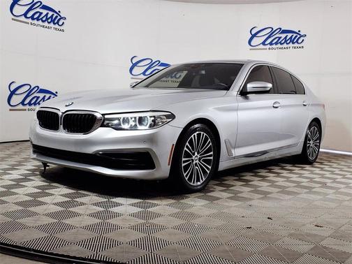 2019 BMW 530 530i