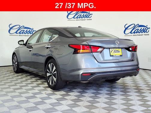 Gray 2022 Nissan Altima 2.5 SV