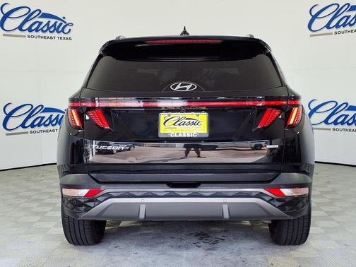 Black 2023 Hyundai TUCSON Limited