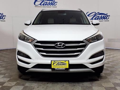 White 2017 Hyundai TUCSON Eco