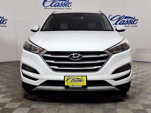 White 2017 Hyundai TUCSON Eco