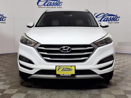 White 2017 Hyundai TUCSON Eco